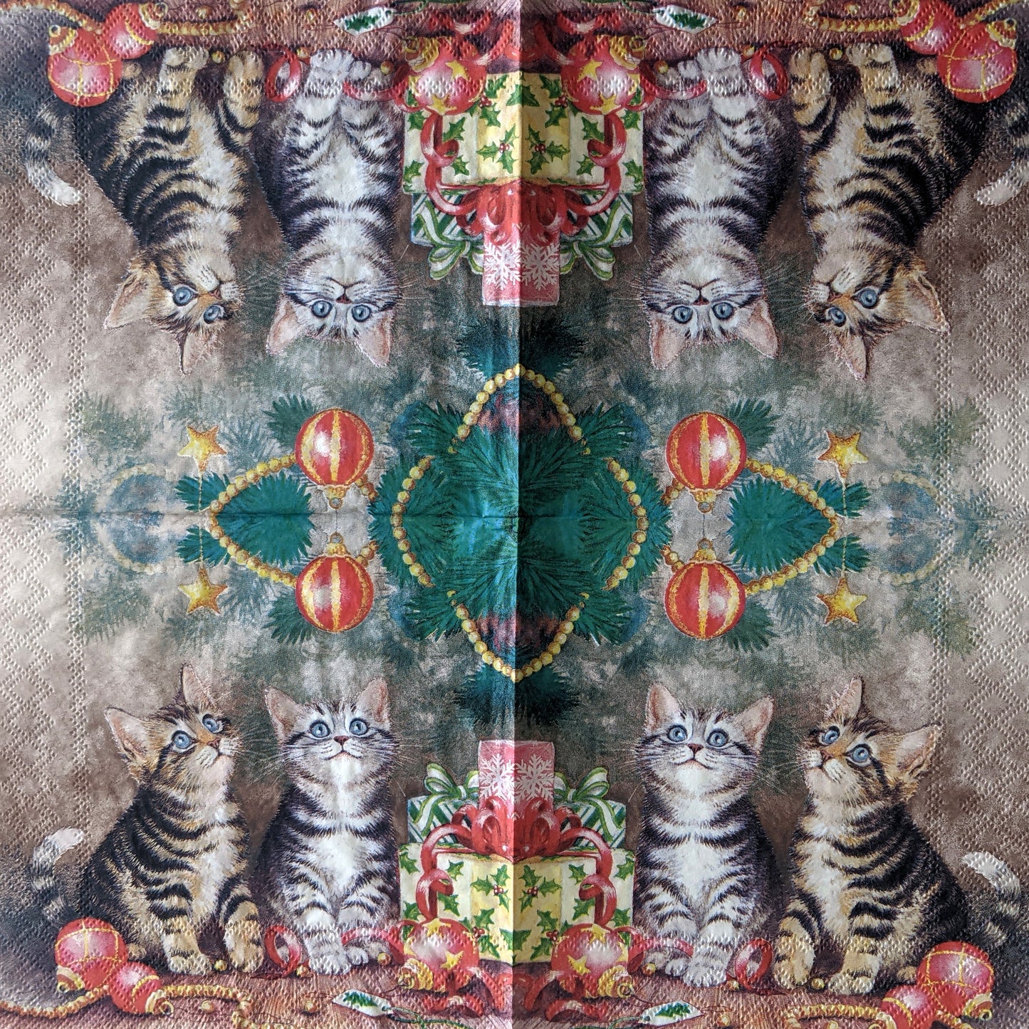 Decoupage Lunch Napkins 6.5" - Magic of Christmas