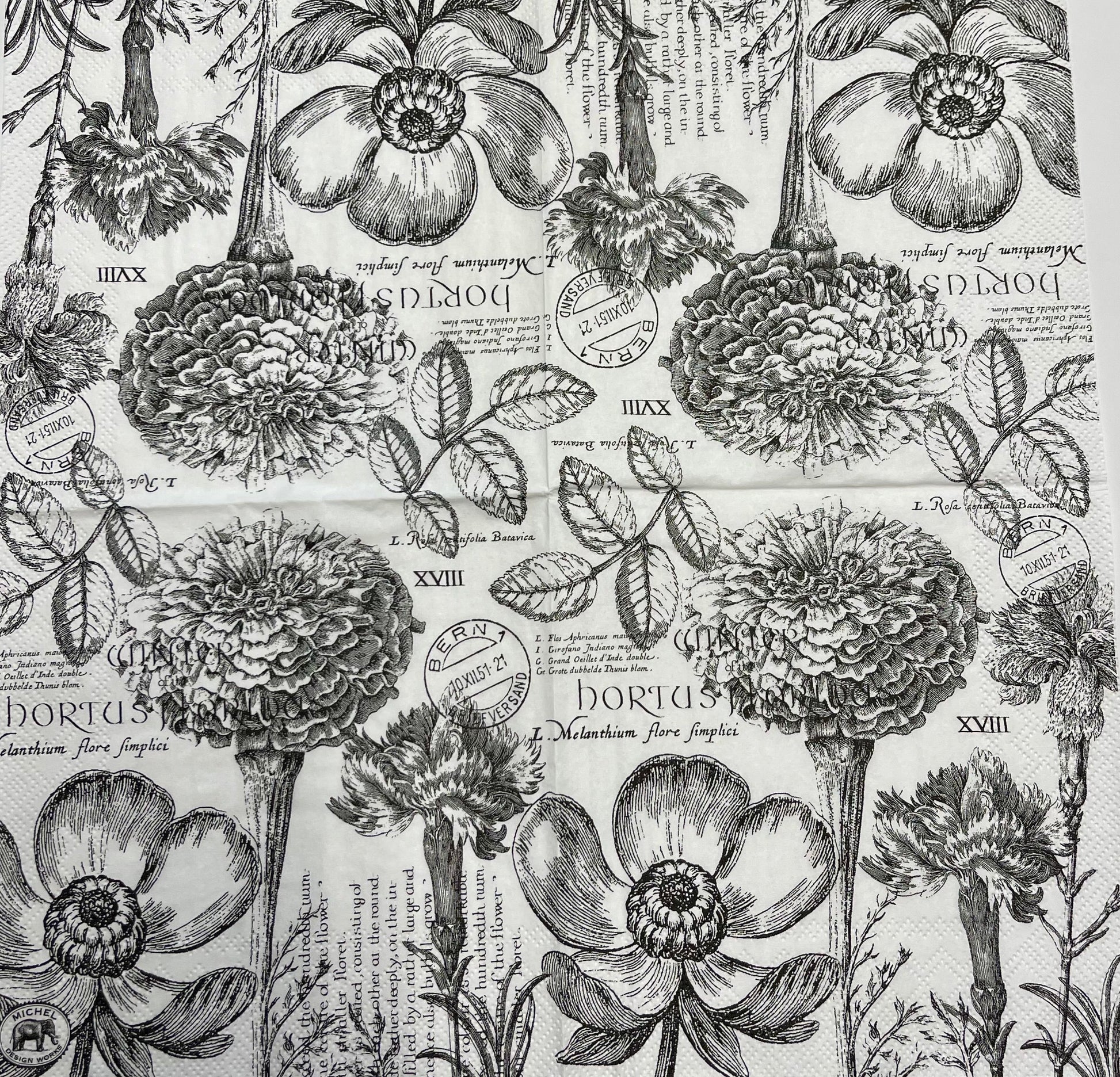 Decoupage Napkins 6.5"  (2pcs)- Flower Noir