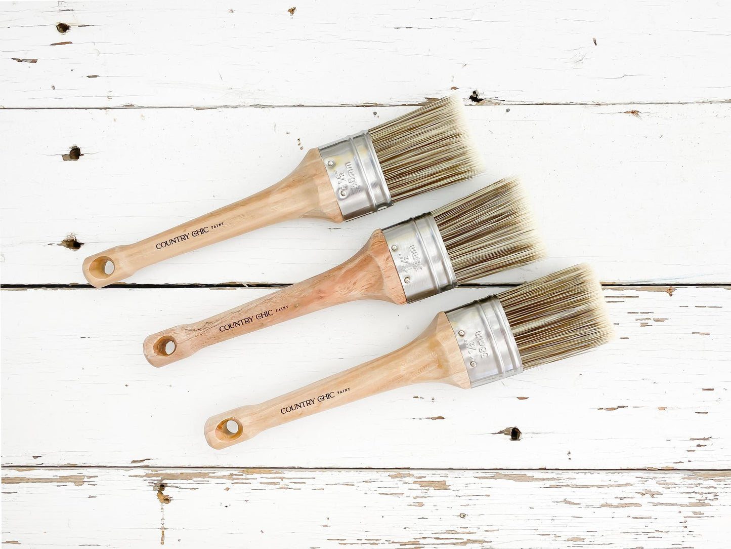Country Chic - Oval Paint Brush-Synthetic Bristles For Smooth Application